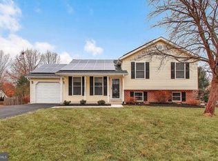 27 Coupler Dr, Stewartstown, PA 17363
