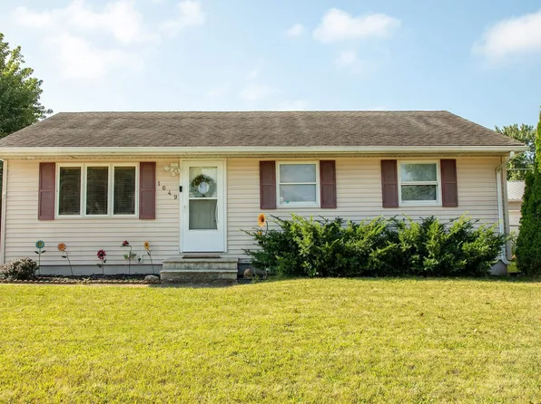 1649 Hyperion Dr, Waterloo, IA 50703