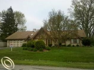 7466 Cornwall Ct, West Bloomfield, MI 48322