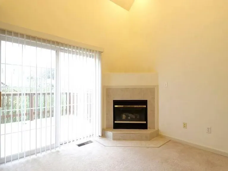 104 Jules Dr — Photo 6