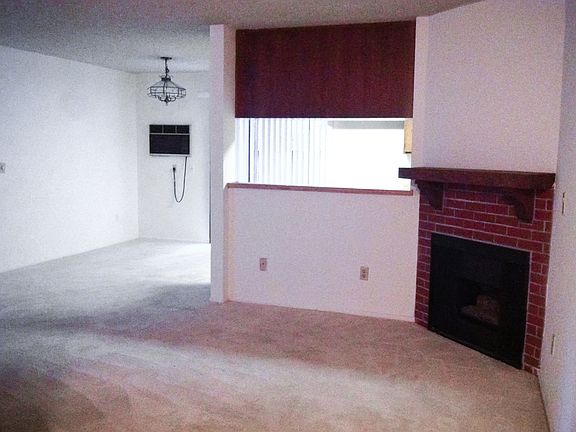 Living room w/ gas fireplace