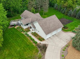 719 Spring Creek Cir, Mendota Heights, MN 55118