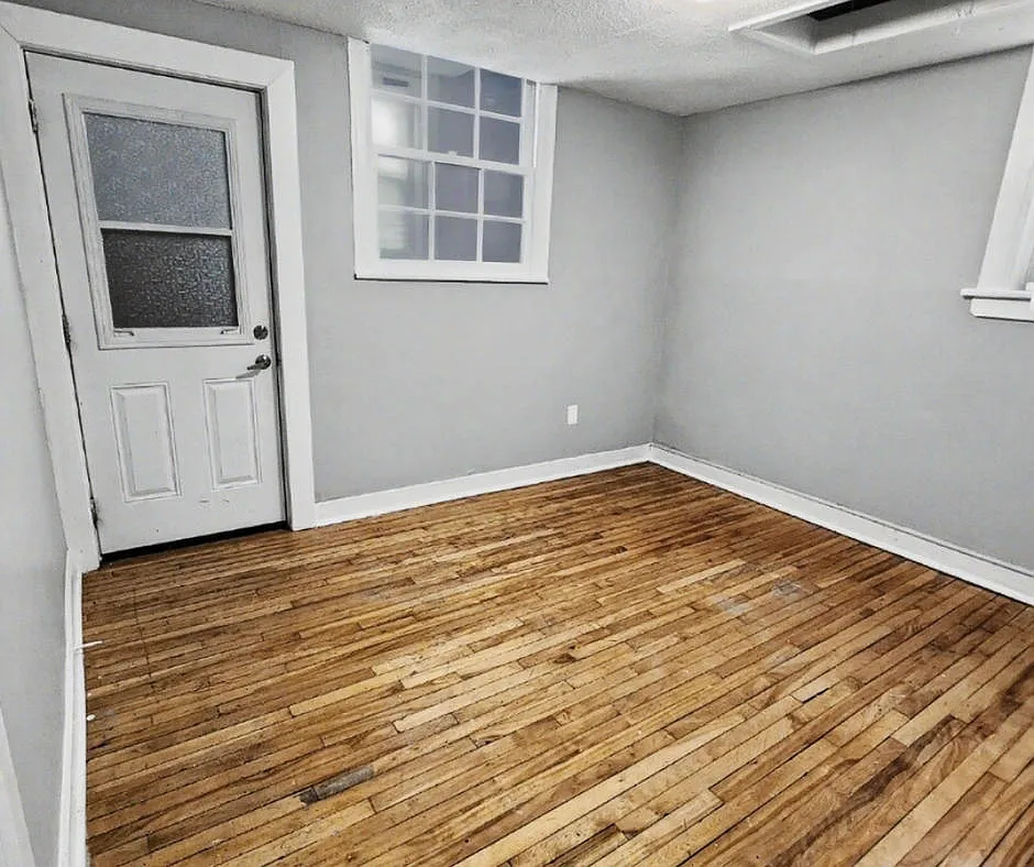 Royal Court Apartments — Photo 3