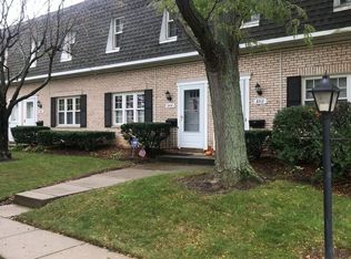 3712 Glenbar Ct #J151, Fairview Park, OH
