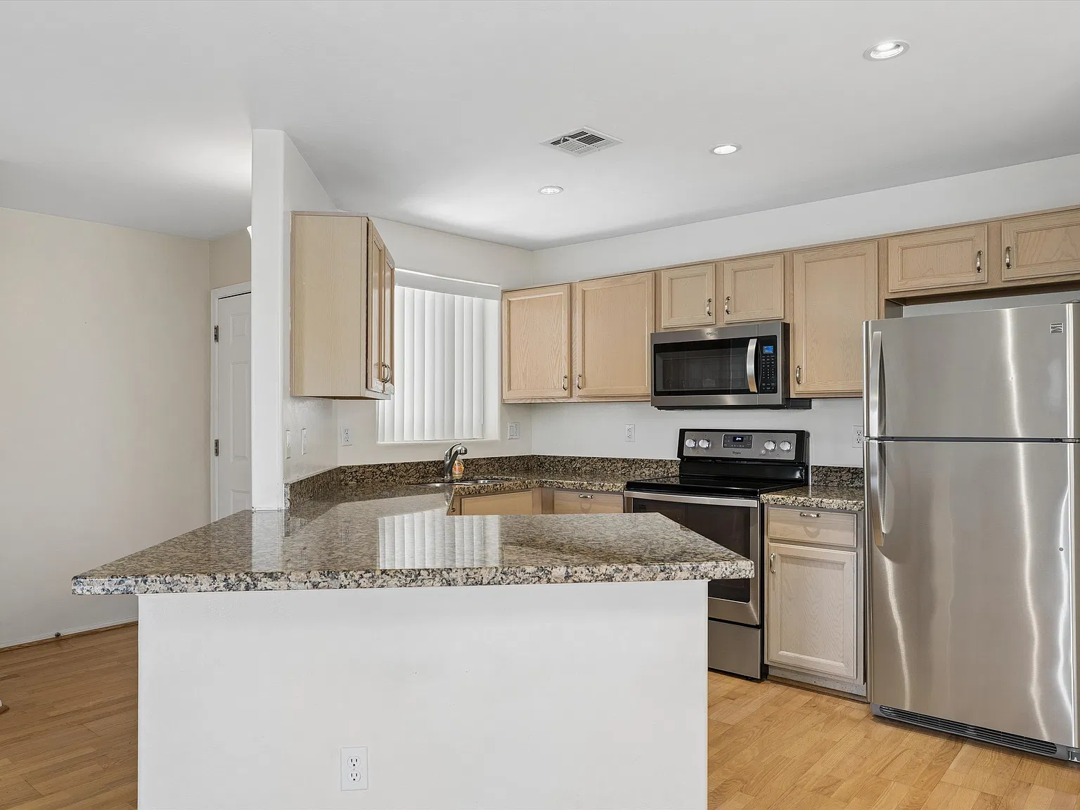 2 bed, 1054 sqft, $1,699 — Photo 1