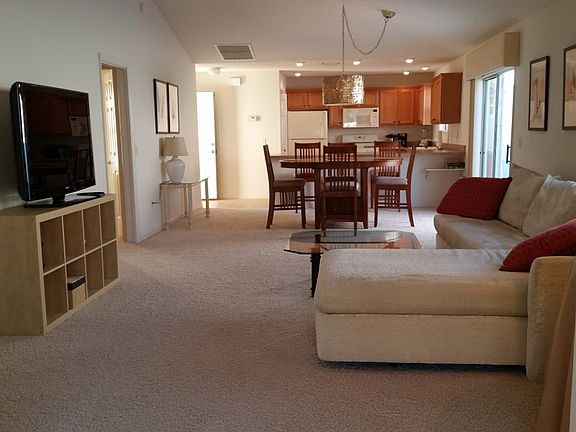 FL Room view to kitchen