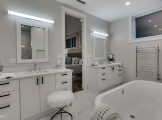 1542 N Hudson Ave #1, Chicago, IL 60610
