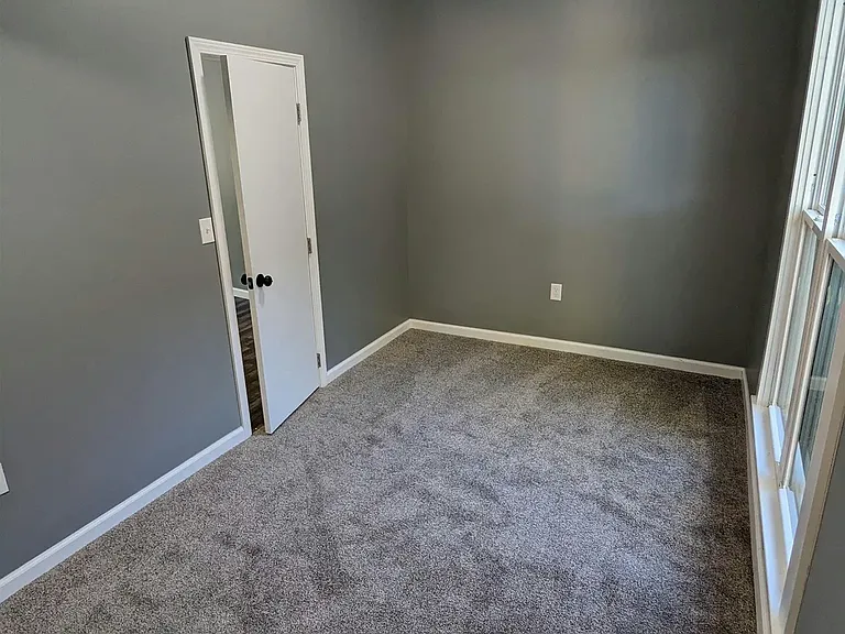 412 Constitution St — Photo 6