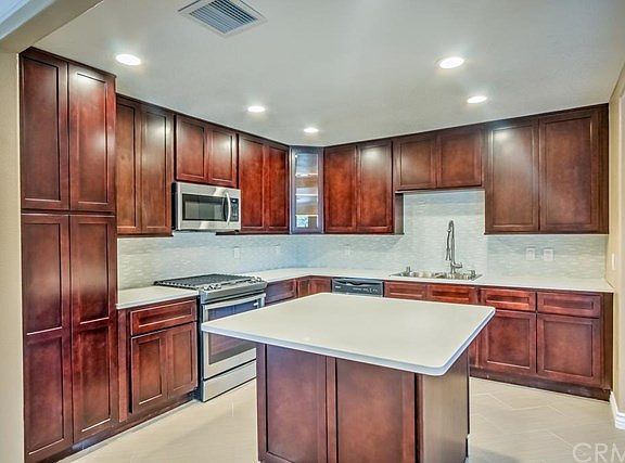 3rd image of 10912 Vickers Dr