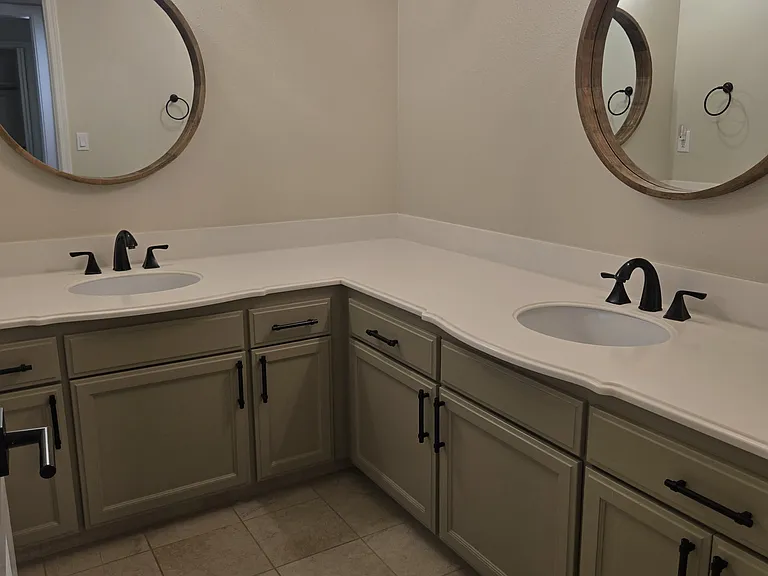 Hall Full Bathroom