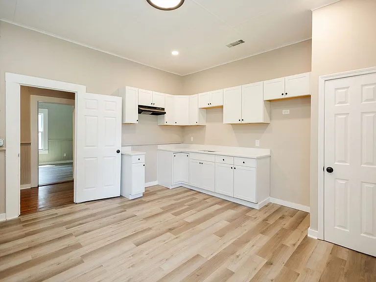 732 Williams St — Photo 30