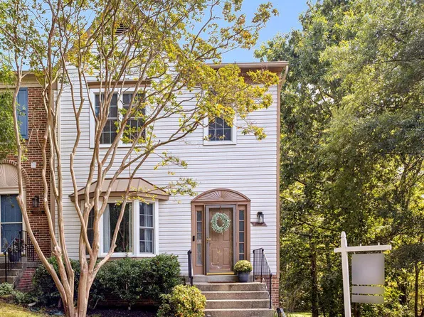 7257 Whitlers Creek Dr, Springfield, VA 22152