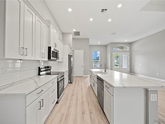 4th image of 53 Woodfield Cir