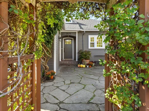 2575 5th Avenue W, Seattle, WA 98119