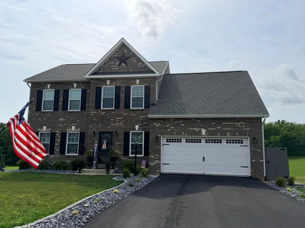 595 Spring Grove Dr, Vinton, VA 24179