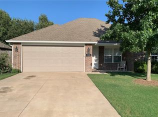 3045 Hook Ln, Farmington, AR 72730