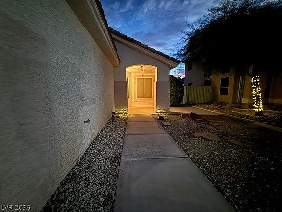 3rd image of 1109 Olvera Way