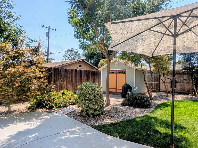 W Kaweah Ave — Photo 24