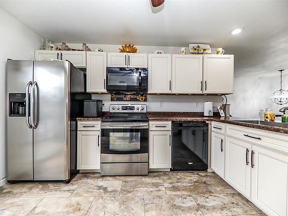 3rd image of 4026 Braden Ave