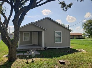 215 Allende St, Taft, TX 78390