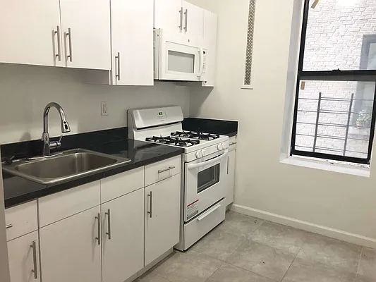 Rented by Bruma Realty LLC | media 4