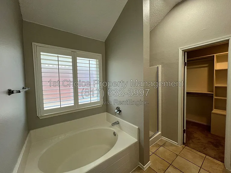 304 E Clover Park Dr — Photo 23