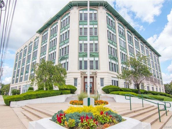 1 Landmark Sq APT 115