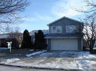 687 Cutter Ln, Elk Grove Village, IL 60007