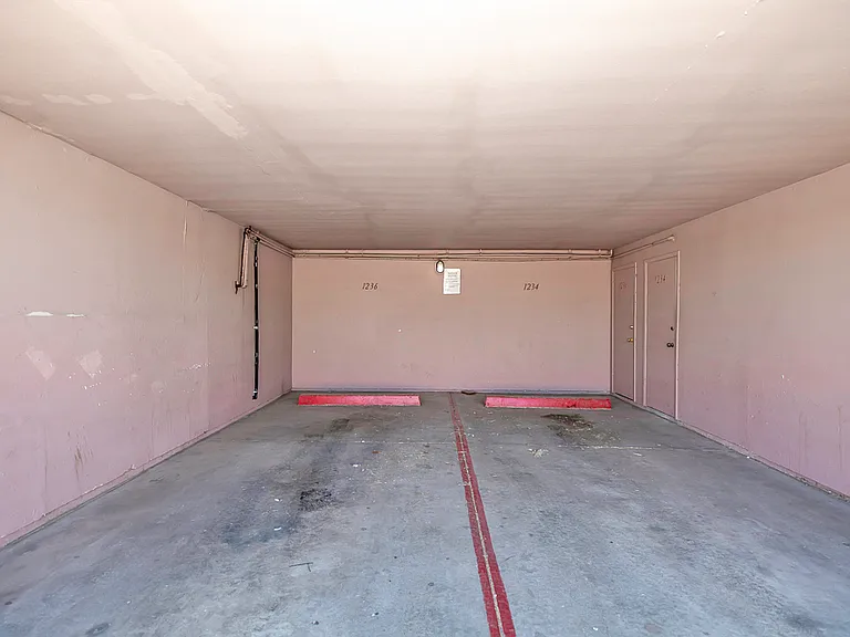 1236 W 20th Pl — Photo 11