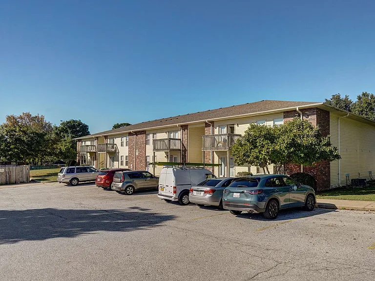 Eaglewood Apartments LLC — Photo 2