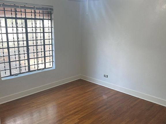 5th image of 203 E Agarita Ave #3