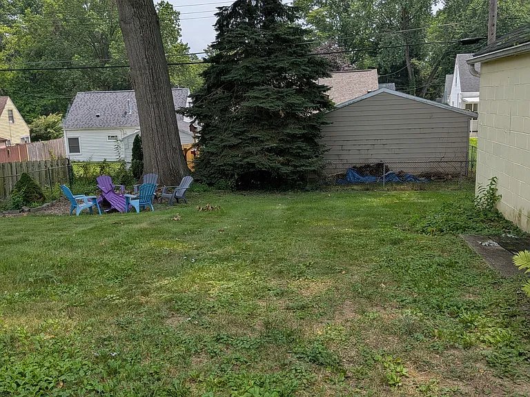 1436 Curtis Ave — Photo 24