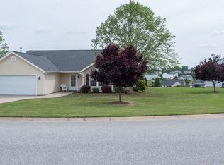 19 Care Ln, Greer, SC 29651