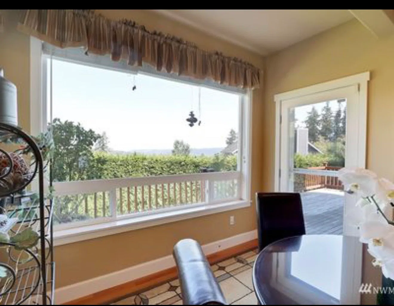 5 bed, 3.5 bath, 3000 sqft, $3,950 — Photo 4