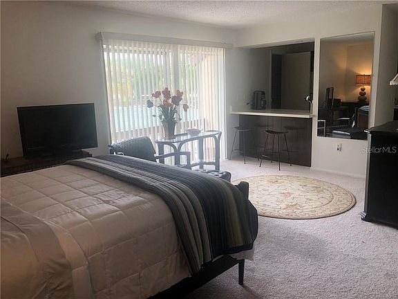 4th image of 2632 Hidden Lake Dr N