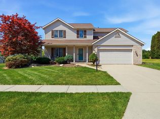 216 Old Bog Rd, Avilla, IN 46710