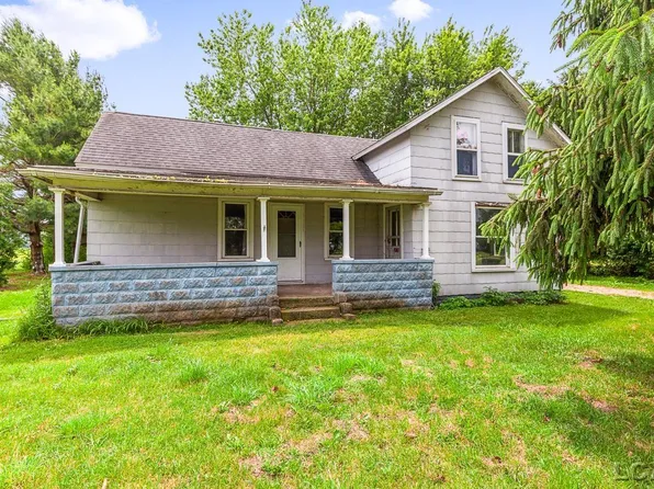 10407 Deerfield Rd, Blissfield, MI 49228