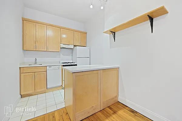 Sold by Garfield Realty  | media 3