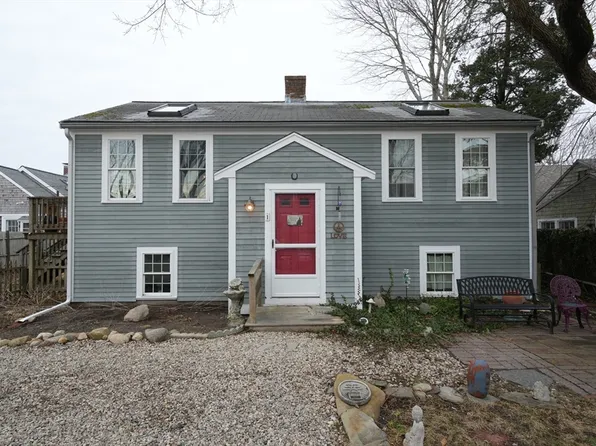 28 Crocker Dr #F, Barnstable, MA 02630