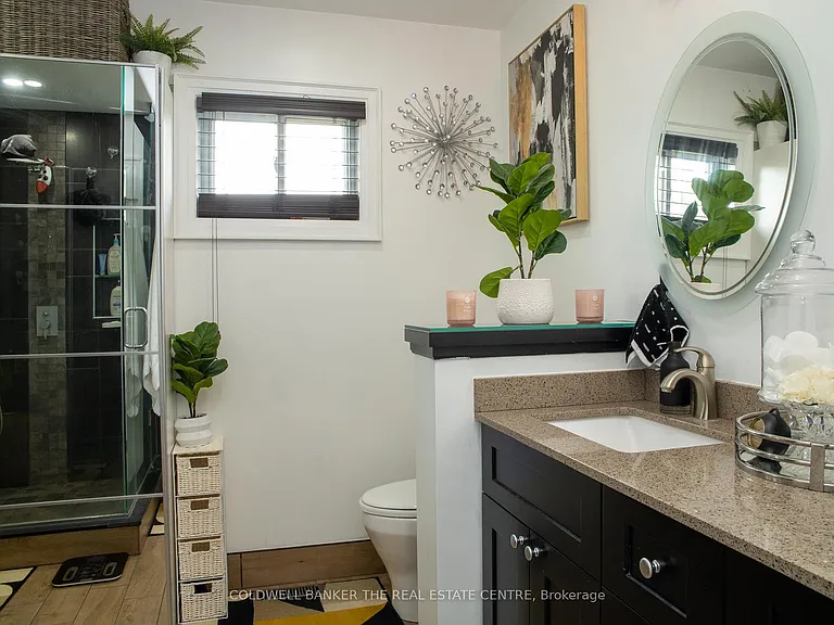 497 Grove St E — Photo 17