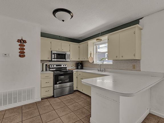 3rd image of 1202 E 12th St