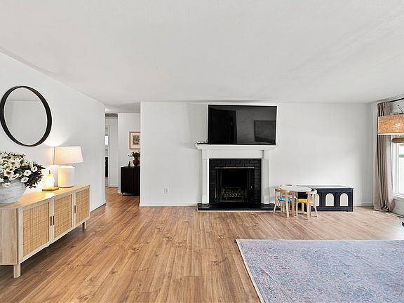 5th image of 1220 Rose Bower Ave