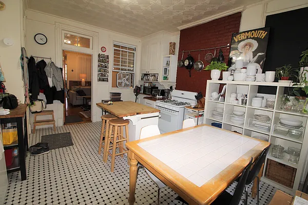 Rented by Compass | media 18