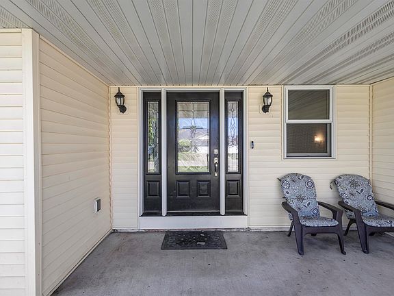 3rd image of 506 Rosemary Ct