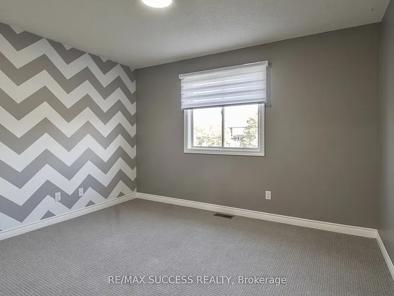 26 Tomahawk Dr — Photo 6
