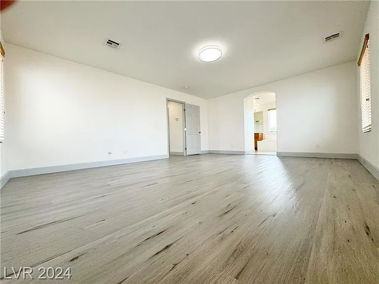 6596 Polonius Ct — Photo 18