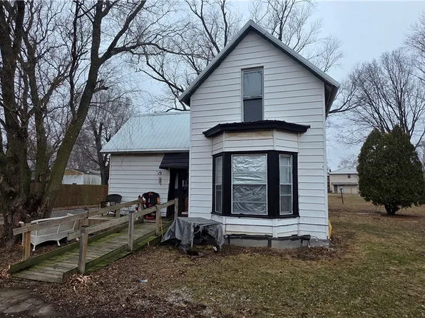 113 N May St, Potomac, IL 61865