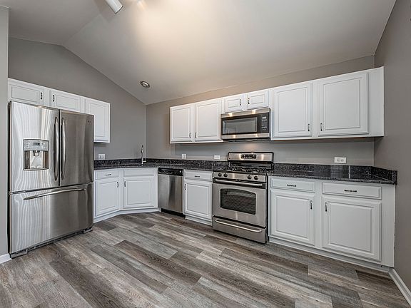 5th image of 30W034 Mayfair Ct #D