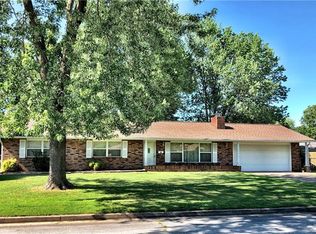 1904 Horseshoe Dr, Springdale, AR 72762