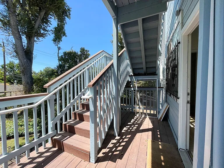 1818 G Street — Photo 13